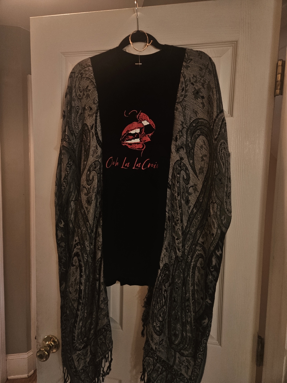 Upcycled Mix And Maych lack Tee with Red Lip Graphic & Gray Paisley Kimono